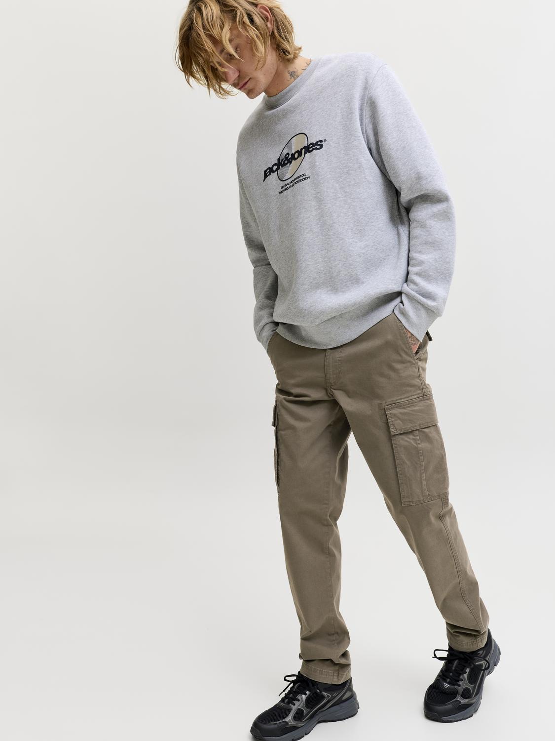 model_shot-creative